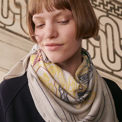 Hermes brode au fil scarf